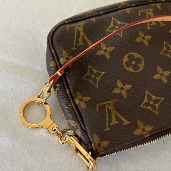 Louis Vuitton Pouchette with Key Holder - Picture 6 of 8
